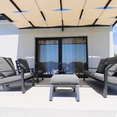 Semesterbostad Gemini *